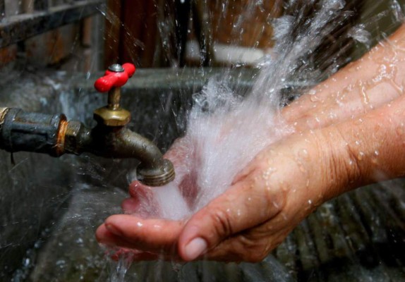 Más de 14 horas estarán sin agua potable decenas de colonias en San Pedro Sula  