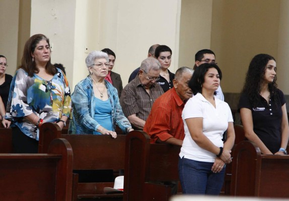 Padre Saturnino destaca 50 años de liderazgo de LA PRENSA