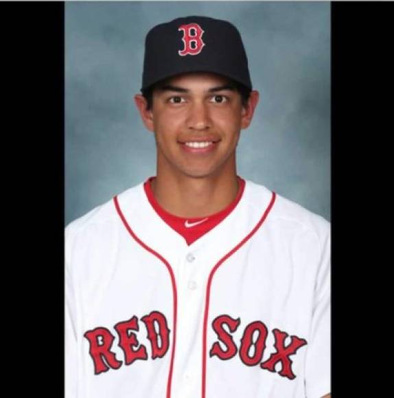 El segunda base hondureño fue invitado por los Medias Rojas de Boston para participar en su entrenamiento de primavera de 2016.