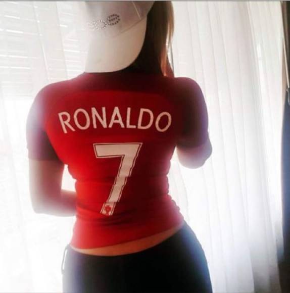 La colombiana también sigue mucho a Cristiano Ronaldo.