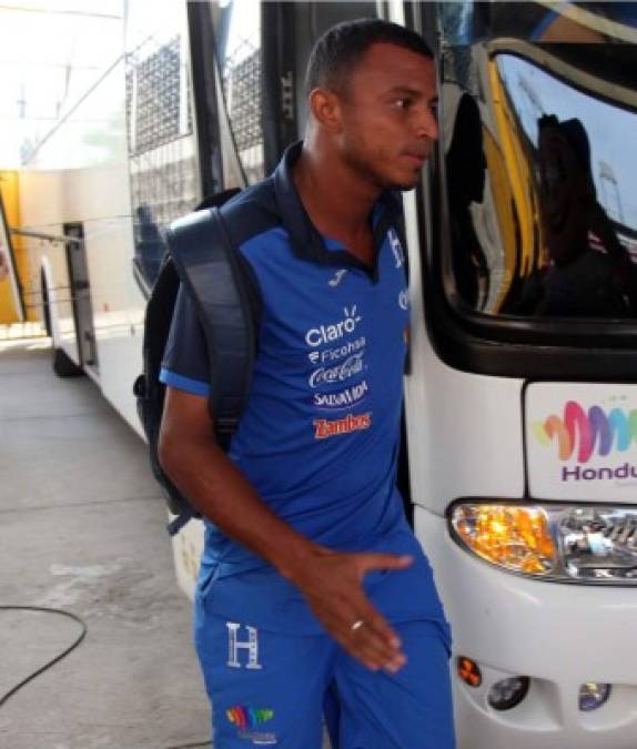 Olimpia entrenamiento pretemporada torneo apertura 2019 <br/>- Carlos Ovidio Lanza MartÃ­nez es un futbolista hondureÃ±o. Juega de delantero y su actual equipo es el C. D. Olimpia