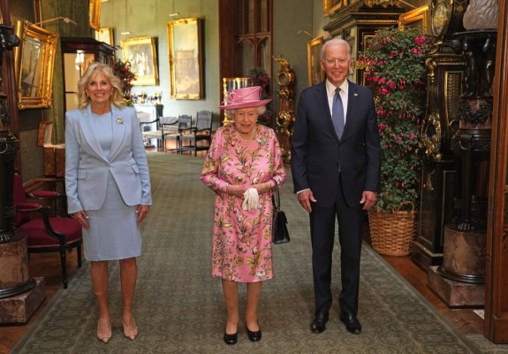 Isabel II recibe a los Biden en el castillo de Windsor
