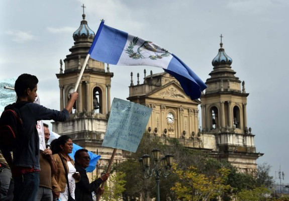 Comienzan elecciones en Guatemala sacudida por crisis de corrupción