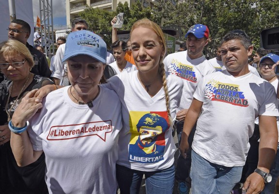 Lilian Tintori rechaza la protección que le ofrece Maduro