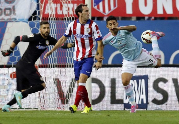 Video: Golazo de tacón del chileno Pablo Hernández en el Atlético-Celta