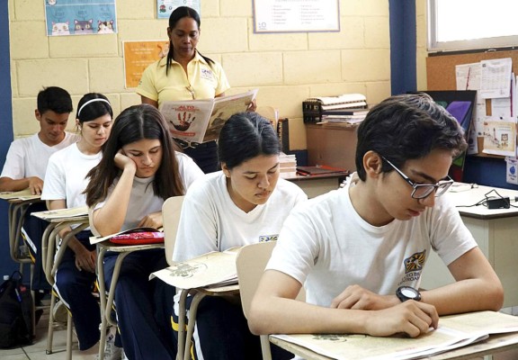 Seis municipios de Cortés a prueba piloto para clases semipresenciales