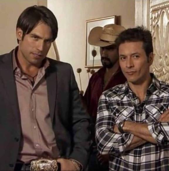 Otro de los actores que reaccionó a la muerte del narcotraficante fue Raúl Méndez, quien interpretó durante las primeras temporadas de la serie al hermano de Aurelio Casillas.<br/>