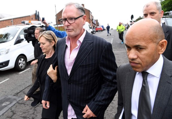 Entre lágrimas, Paul Gascoigne niega ser culpable de agresión sexual