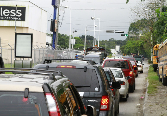 Tránsito reporta 12 cruces críticos en San Pedro Sula por falta de semáforos