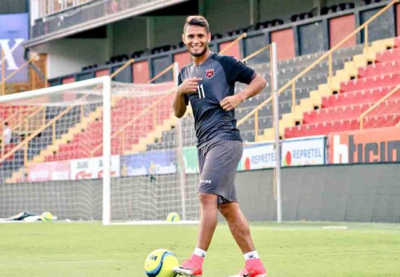 Alex López, espectador de lujo en el Olimpia -Red Bulls