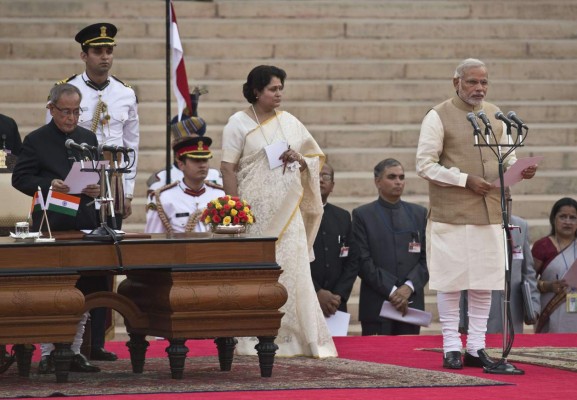 Narendra Modi presta juramento como primer ministro de India