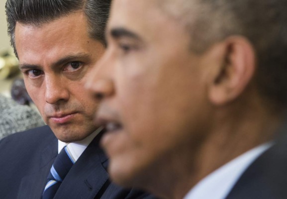 En su peor momento en la Presidencia, Peña Nieto recibe apoyo de Obama  