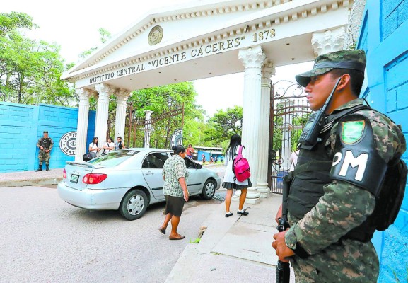 Bessy Johana se retiró del Instituto Central desde marzo