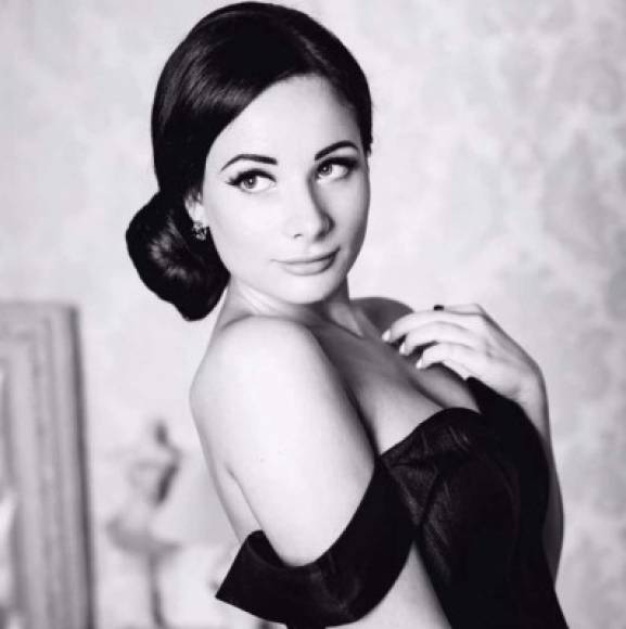 A menudo sus fanáticos comparaban su belleza con la de la actriz británica e ícono de la moda Audrey Hepburn.<br/>