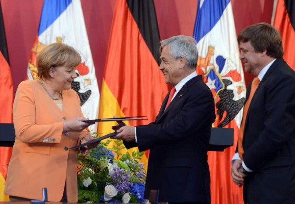 A Angela Merkel no le hizo ninguna gracia la dedicatoria de Piñera.