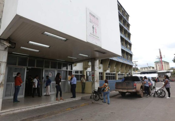 CMH busca eliminar cobros en hospitales