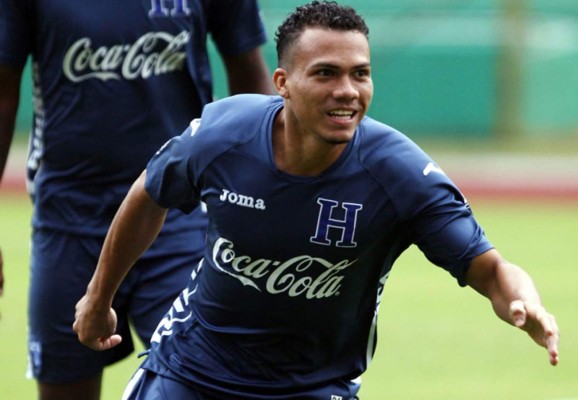 Arnold Peralta desiste firmar con el Vida y se iría al Olimpia