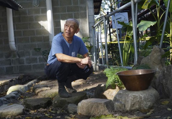 Una olla de bronce formará parte de la fuente en la cual se lavarán los visitantes antes de entrar a la casa del té “para purificar el cuerpo y el alma”