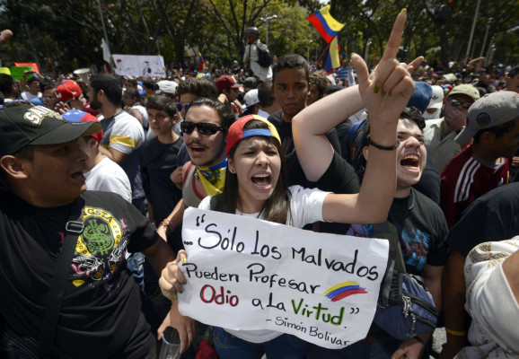 Protestas en Venezuela dejan al menos tres muertos