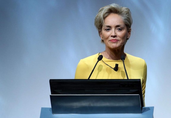 Sharon Stone revela que fue abusada cuando era una niña