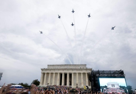 WASHINGTON, DC - JULY 04: A flyover of the Blue Angeles on July 04, 2019 in Washington, DC. President Trump is holding a 'Salute to America' celebration on the National Mall on Independence Day this year with musical performances, a military flyover, and fireworks. Tasos Katopodis/Getty Images/AFP== FOR NEWSPAPERS, INTERNET, TELCOS & TELEVISION USE ONLY ==