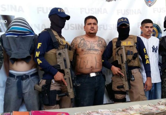 Capturan a pandilleros con un millón de lempiras en San Pedro Sula