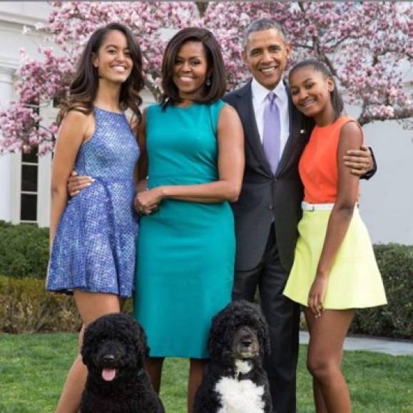 Los Obama se han quedado solos en casa, y experimentan una nueva faceta como matrimonio ya que sus hijas, Malia y Sasha ingresaron a la Universidad.