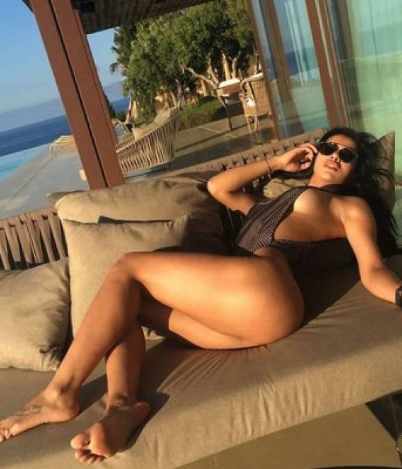 La modelo ha publicado algunas imágenes en Instagram desde Ibiza donde aparece ‘ligerita’ de ropa y con un comentario que parece ir dirigido a Cristiano Ronaldo.