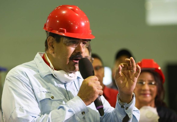 Maduro aumenta precio de gasolina por primera vez en 20 años
