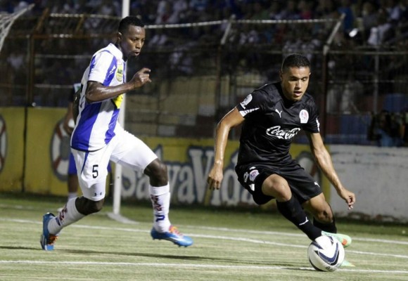 Olimpia vence al Victoria y tiene un pie en la final