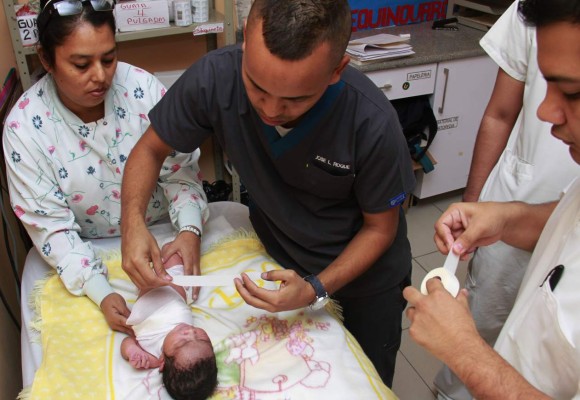 Preocupa número de bebés con fractura de clavícula al nacer