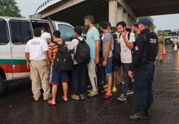 Más de 3 millones de dólares pagaron migrantes a coyotes en México