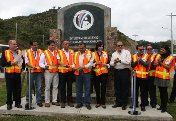 Inauguran el Intercambio Milenio de carretera CA-5 en Tegucigalpa