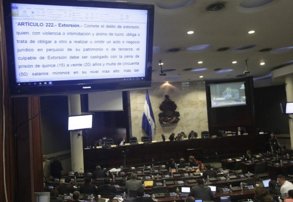 Aprueban en primer debate paquete de reformas penales