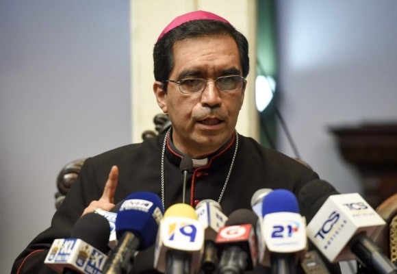Otro sacerdote salvadoreño es separado y acusado de abuso sexual