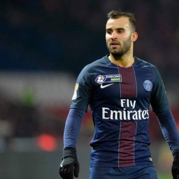 Según medios italianos, la Fiorentina habría hecho llegar al PSG una oferta por Jesé Rodríguez de cesión por dos temporadas. Eso sí, el club morado no está dispuesto a hacerse cargo de la totalidad del sueldo del jugador, que no se ha entrenado este jueves con el equipo.