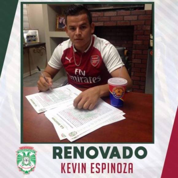 Kevin Espinoza ha renovado su contrato con el Marathón, anunció el club verdolaga. El mediocampista ha firmado por dos años.