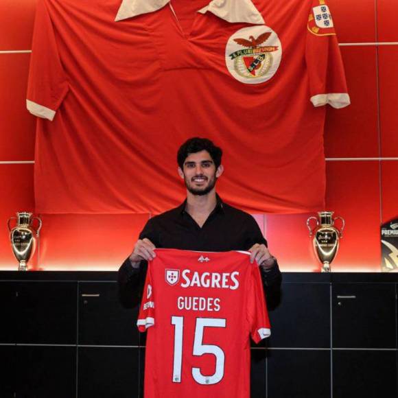 Oficial: Goncalo Guedes regresa al Benfica. El equipo portugués llegó a un acuerdo con Wolverhampton para su cesión y decidirán a final del curso la opción de compra.