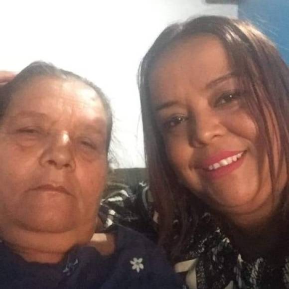 Jackeline Rodríguez y su mamá también comparten la dicha de estar unidas.
