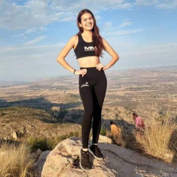 'Me tocó hablar con su mamá, el sábado, ella está sorprendida porque dice que jamás pensó que su hija fuera a abandonar la idea de ser Miss México'.<br/><br/>