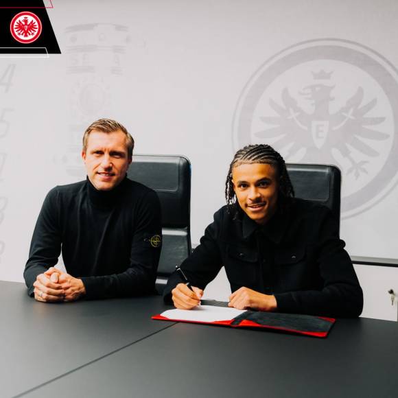 El Eintracht Frankfurt se hizo con los servicios de Jean-Matteo Bahoya, delantero de 18 años que procede del Angers como gran apuesta de futuro. El atacante llega por 8 millones de euros y firma hasta junio de 2029.