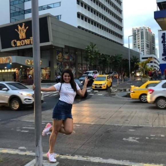 Milagro empezó sus vacaciones en Panamá, dando un tour por la avanzada ciudad capital canalera.