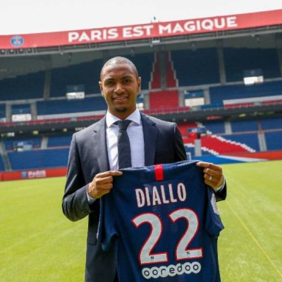 El PSG de Francia saca la chequera y ha fichado al central francés Abdou Diallo por 31.000.000 €. Firma hasta junio de 2024, llega procedente del Borussia Dortmund.