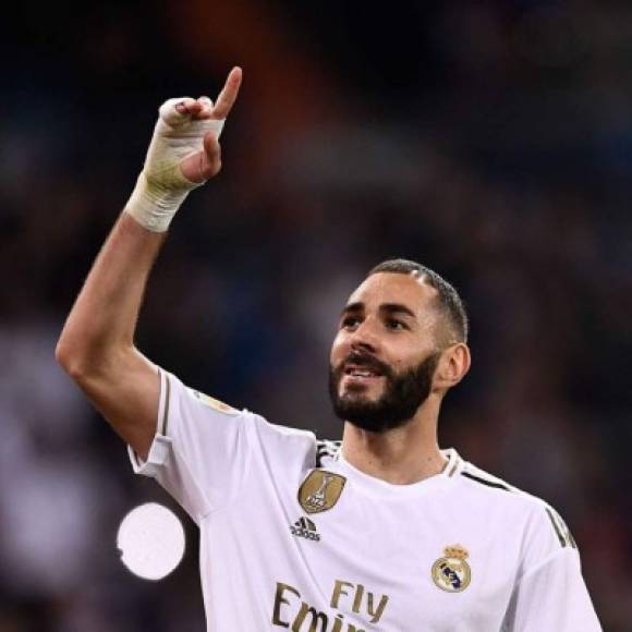 Karim Benzema - El francés es la referencia en ataque del Real Madrid, el hombre más ofensivo. El '9' es el máximo goleador de equipo, pero es que cuando no marca firma jugadas de ensueño.