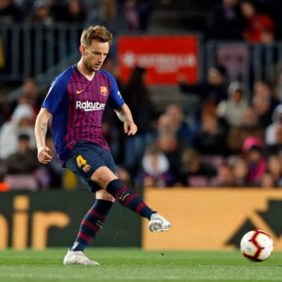 Iván Rakitic: El volante croata estaría saliendo del Barcelona para la próxima campaña. Se menciona que la Juventus y el Inter podrían ser su nuevo destino.