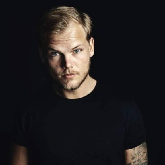 2. Avicii<br/><br/>El 20 de abril el DJ y productor sueco Tim Bergling, conocido por su nombre artístico, Avicii, murió a la edad de 28 años.<br/><br/>