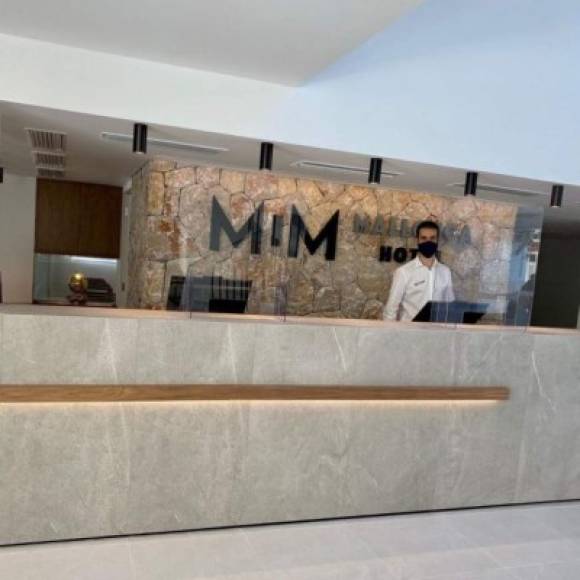 Messi es propietario de la cadena MIM Hotels (Majestic i Messi Hotels), que es gestionada por el grupo hotelero Majestic Hotel Group desde 2017. Días atrás, la cadena hotelera propiedad de la Pulga fue noticia luego de que se decidiera ampliar su abanico de posibilidades al adquirir uno de los más exclusivos hoteles de España.
