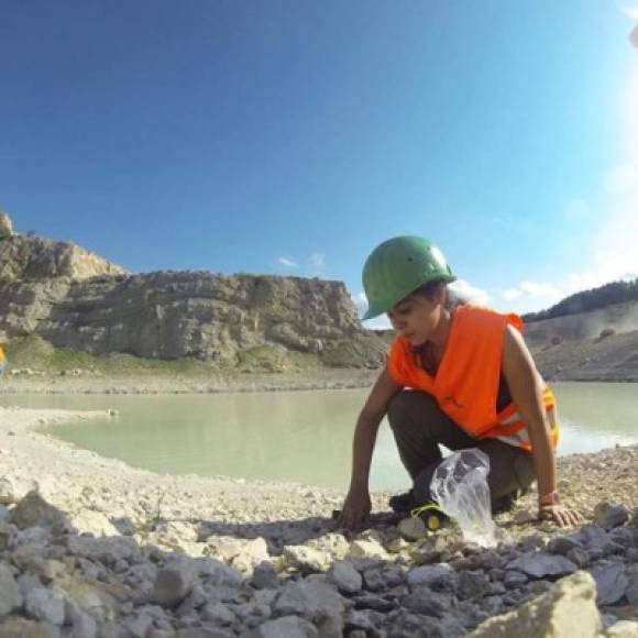 Al realizar la travesía para estudiar la mayor acumulación de plástico marino del mundo denominada 'isla de basura' o 'continente de plástico' en el Océano Pacífico, comentó que lamenta ser de la generación que disfruta del mar con una enorme contaminación.