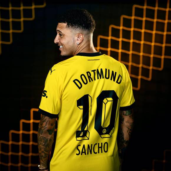 El delantero inglés Jadon Sancho ha vuelto al Borussia Dortmund, cedido por el Manchester United hasta el final de la temporada, lo que el jugador ha definido como un retorno a casa.