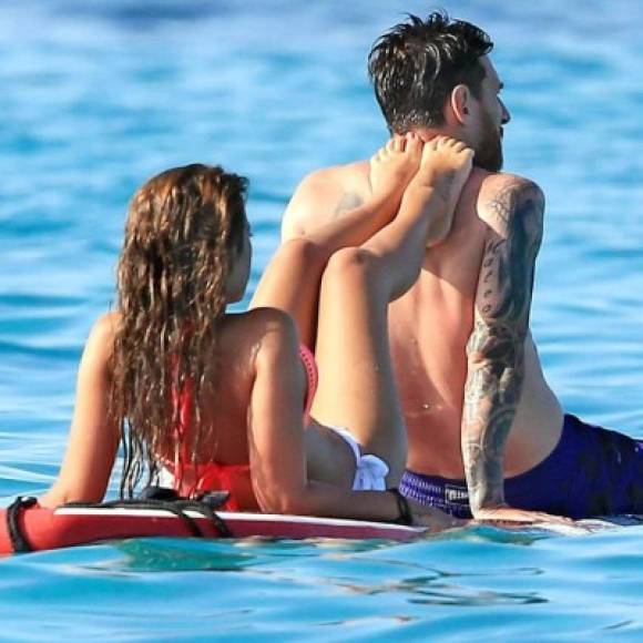 Messi lució en Ibiza durante sus vacaciones su nuevo tatuaje.